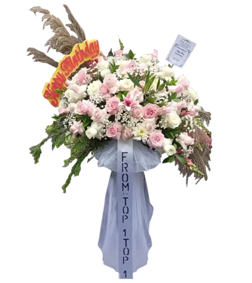 ohana-standing-flower-dari-athaya-untuk-acara-ulang-tahun-menggunakan-nuansa-bunga-dan-dekorasi-berwarna-putih