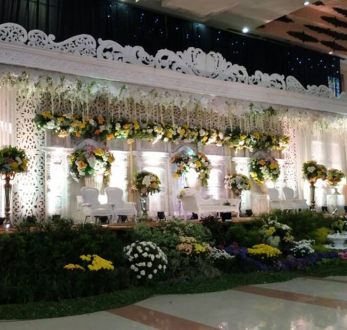 damaris-danica-dekorasi-bunga-pernikahan-dari-athaya-yang-dikerjakan-oleh-tenaga-profesional-berkualitas-tepat-waktu-dengan-pelayanan-24-jam