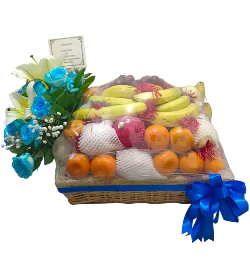 rosemary-parcel-buah-dari-athaya-yang-berisi-buah-pisang-jeruk-apel-anggur-dan-rangkaian-bunga-mawar-lily-baby-breath.