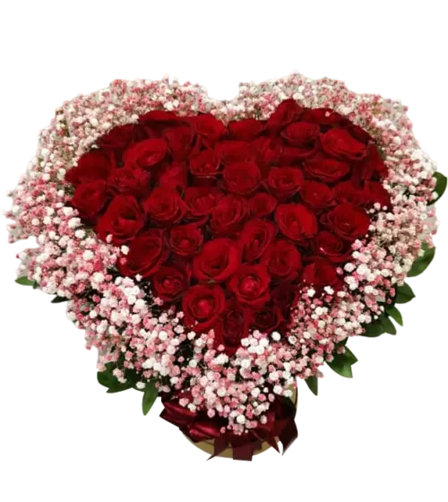 nagisa-bunga-meja-berbentuk-love-dari-athaya-dengan-rangkaian-bunga-mawar-dan-baby-breath